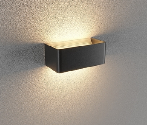  5W/ 220V *Màu ánh sáng : Vàng 3000K *Kích thước sản phẩm(cm) : 20*10*8 cm
